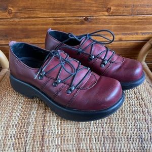 Dansko Janika Veg Tan Wine Laceup Shoes